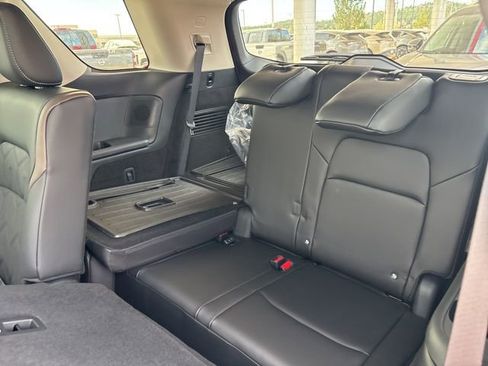 New 2026 Nissan Pathfinder Platinum w/ Accent Package AWD/4WD image 9