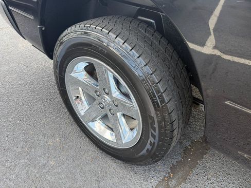 Used 2015 RAM 1500 Express RWD image 21