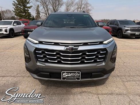 New 2026 Chevrolet Equinox LT image 2