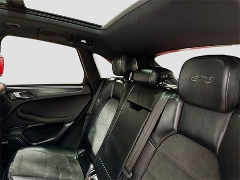 Used 2018 Porsche Macan GTS image 27