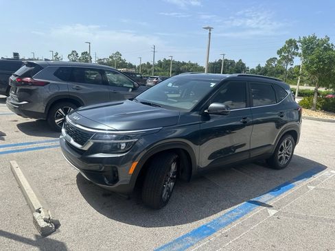 Certified 2023 Kia Seltos S FWD image 3