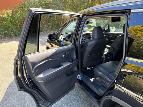 Certified 2022 Honda Pilot Touring image 32