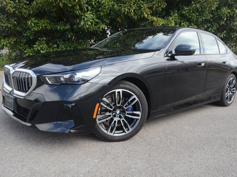 Used 2026 BMW 530i xDrive 530i xDrive M-Sport ($69,800) image 7