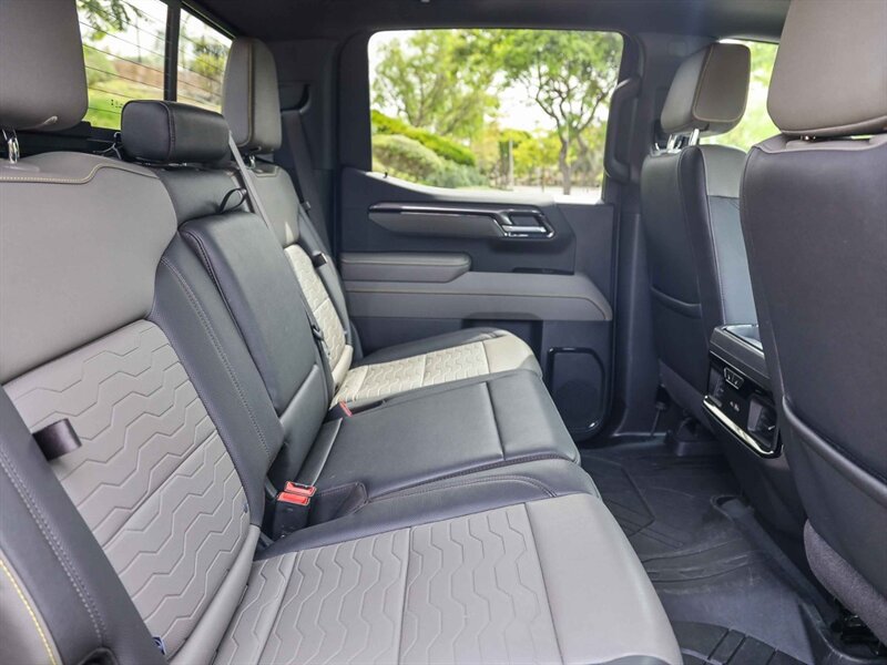 Used 2025 Chevrolet Silverado 1500 ZR2 AWD/4WD image 21