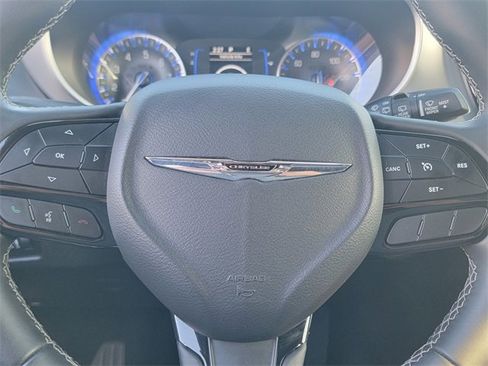 Used 2018 Chrysler Pacifica Touring Plus w/ S Appearance Package image 26