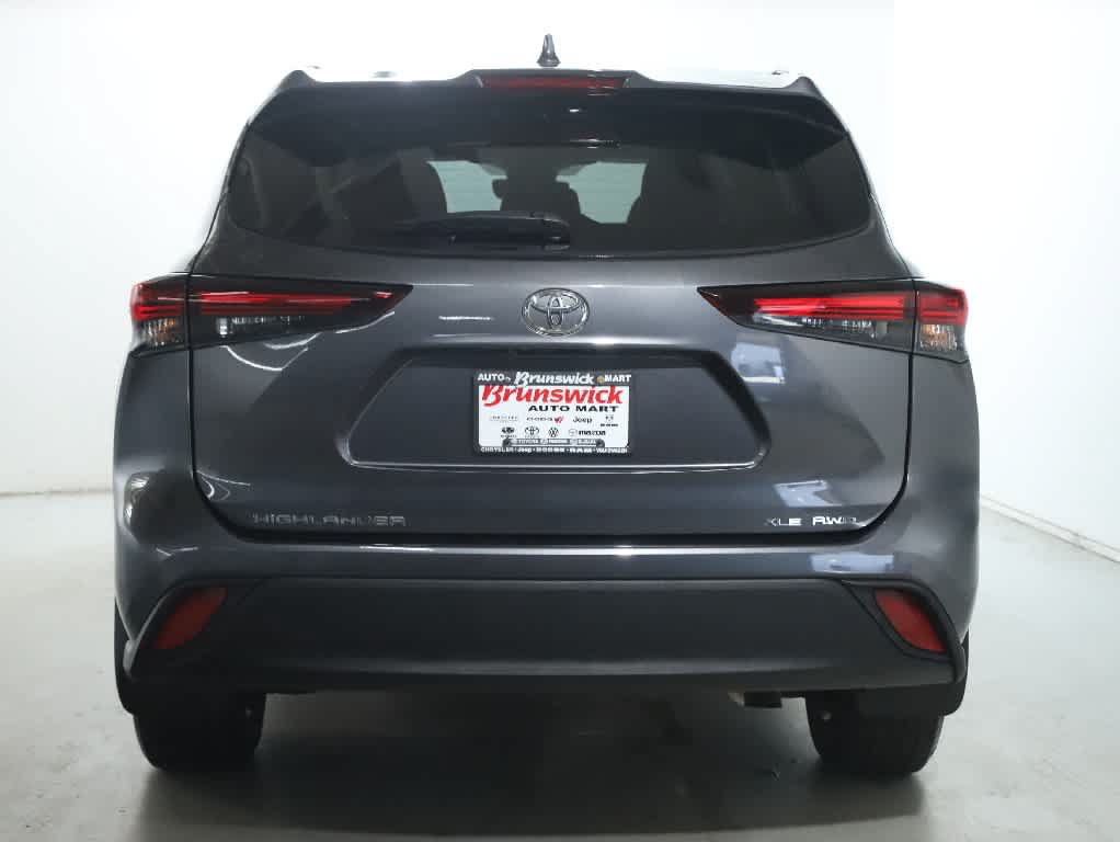 Used 2024 Toyota Highlander XLE AWD/4WD image 50