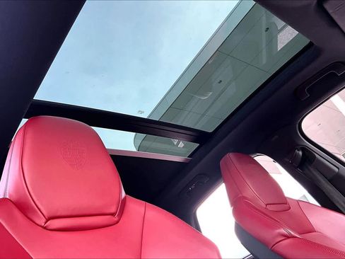 Used 2019 Porsche Cayenne image 13