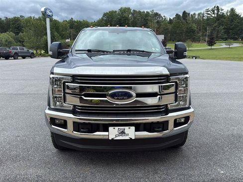 Used 2017 Ford F250 Lariat w/ Lariat Value Package AWD/4WD image 2