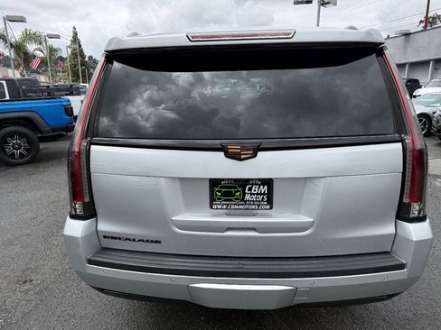 Used 2019 Cadillac Escalade ESV Premium Luxury AWD/4WD image 10