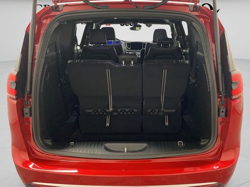 New 2027 Chrysler Pacifica Select FWD image 31