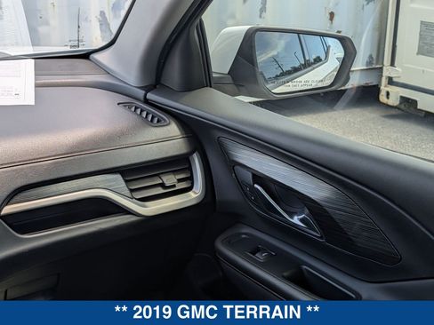 Used 2019 GMC Terrain SLT FWD image 18