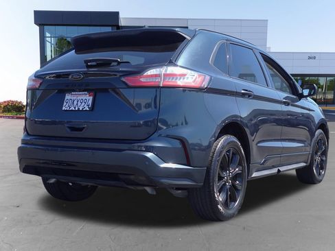 Used 2022 Ford Edge SE w/ Black Appearance Package AWD/4WD image 3