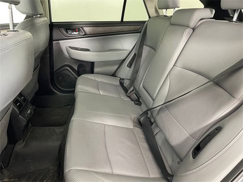 Used 2018 Subaru Outback 2.5i Limited w/ Popular Package #2 image 11