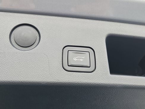 Used 2026 GMC Terrain Elevation w/ Elevation Premium Package image 8