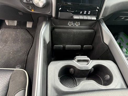 Used 2025 RAM 1500 Laramie image 15