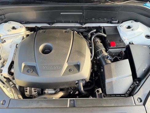 Used 2018 Volvo XC90 T6 Momentum w/ Convenience Package image 15