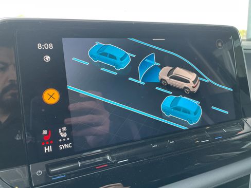 Used 2025 Volkswagen Atlas Peak Edition SE image 19