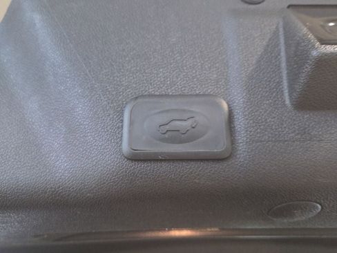 Used 2011 GMC Acadia SLE image 35