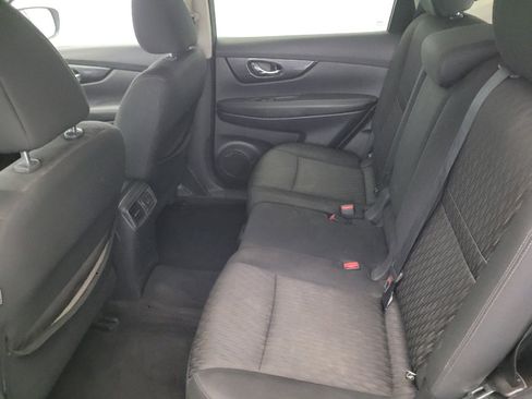 Used 2018 Nissan Rogue SV image 18