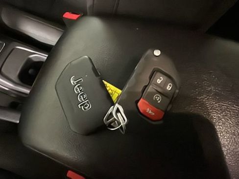 Used 2023 Jeep Wrangler Unlimited w/ Cold Weather Group AWD/4WD image 20