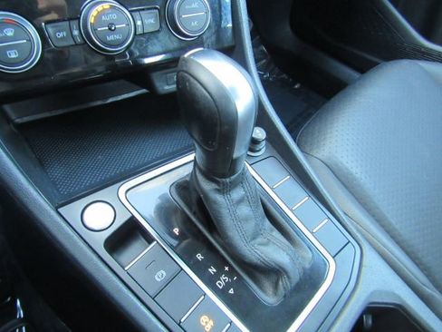 Used 2020 Volkswagen Jetta SE w/ SE Cold Weather Package image 47