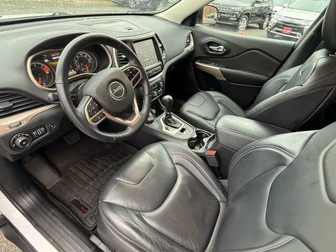 Used 2018 Jeep Cherokee Limited image 12