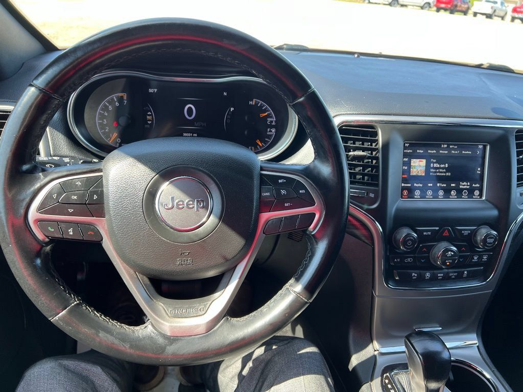 Used 2021 Jeep Grand Cherokee Laredo AWD/4WD image 30