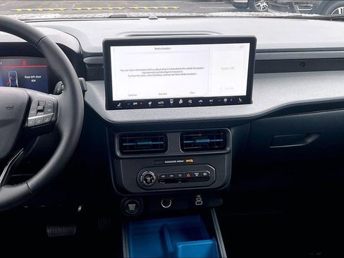 New 2025 Ford Maverick XLT w/ XLT Luxury Package image 7