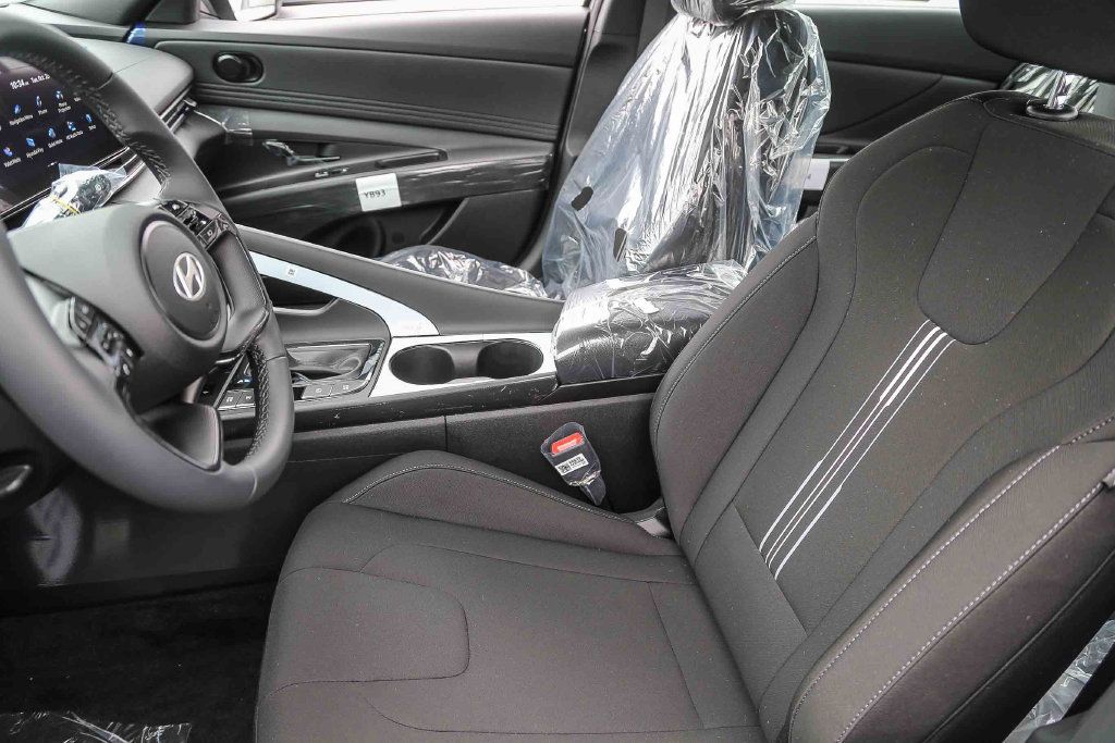 Certified 2026 Hyundai Elantra SEL FWD image 17