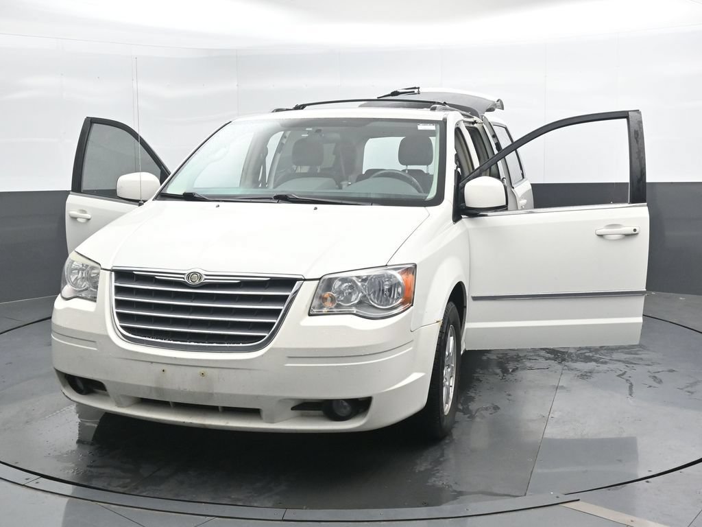 Used 2010 Chrysler Town & Country Touring FWD image 45