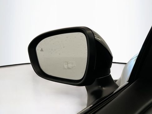 Used 2024 Nissan Ariya AWD image 16