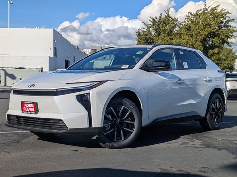 New 2026 Toyota bZ XLE Plus image 2