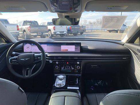 Used 2025 Genesis G80 2.5T image 16