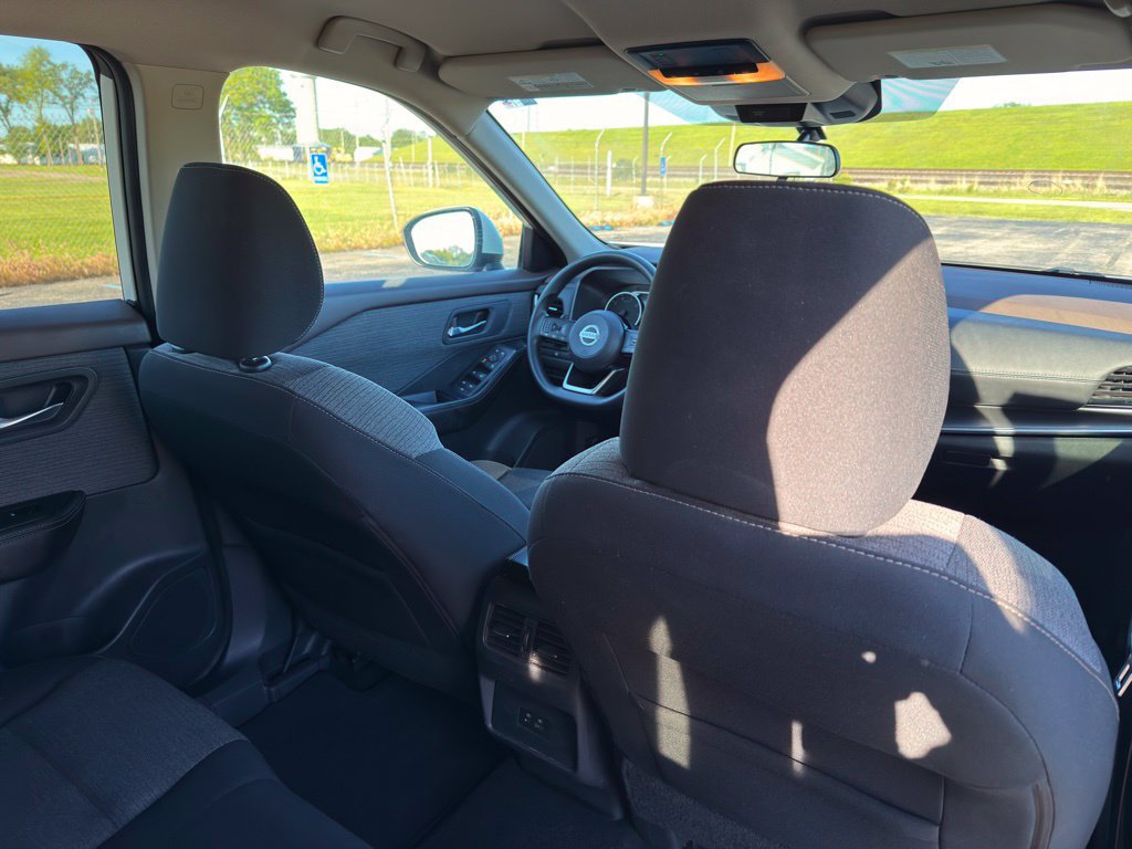 Used 2021 Nissan Rogue SV AWD/4WD image 33