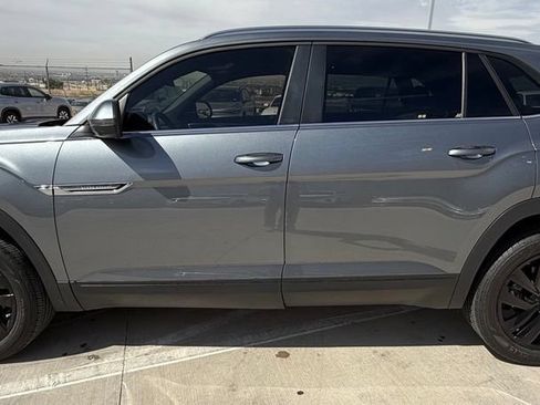 Used 2023 Volkswagen Atlas Cross Sport SE w/ Panoramic Sunroof Package FWD image 6