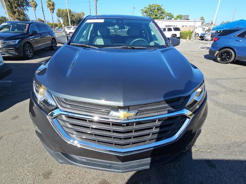 Used 2020 Chevrolet Equinox LS w/ LS Convenience Package FWD image 3