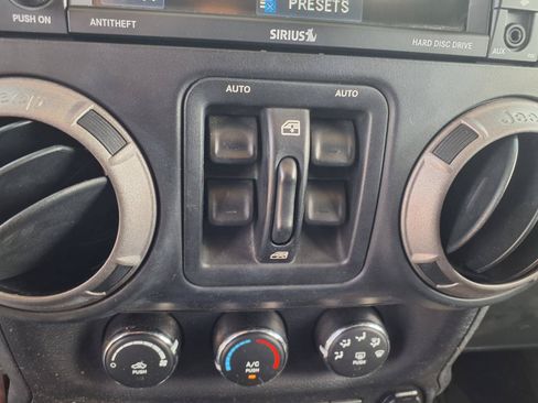 Used 2014 Jeep Wrangler Unlimited Sport AWD/4WD image 15
