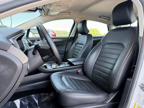 Used 2018 Ford Fusion SE w/ Equipment Group 602A FWD image 15
