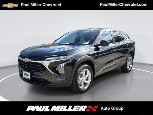 Certified 2024 Chevrolet Trax LS w/ LS Convenience Package FWD image 1