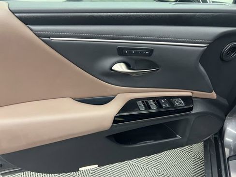 Certified 2025 Lexus ES 300h w/ Premium Package FWD image 8