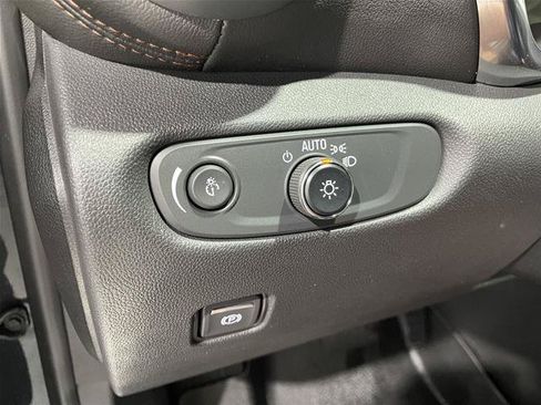 Used 2022 Chevrolet Blazer Premier AWD/4WD image 13