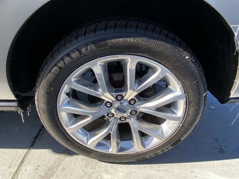 Used 2018 Ford Expedition Limited w/ Equipment Group 302A image 8