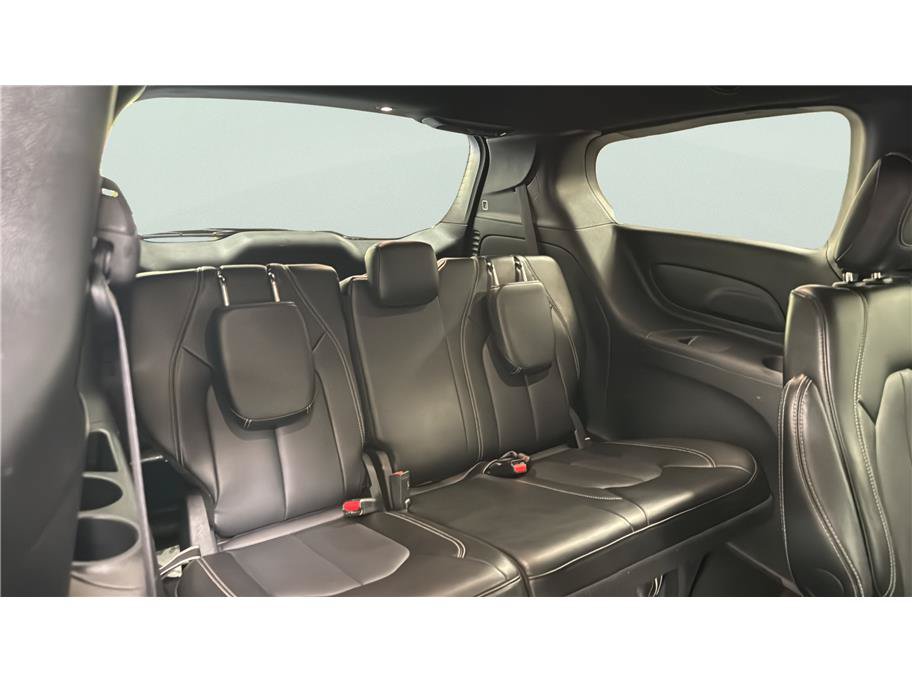 Used 2025 Chrysler Pacifica Select FWD image 22