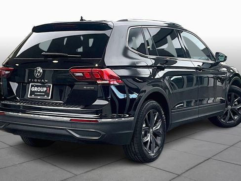 Used 2022 Volkswagen Tiguan SE image 13