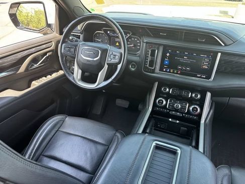 Used 2021 GMC Yukon XL Denali AWD/4WD image 14