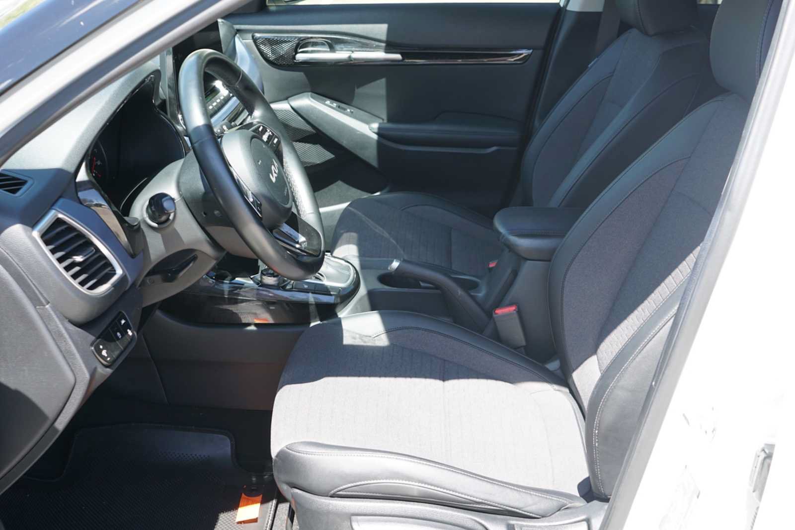 Certified 2022 Kia Seltos Nightfall Edition AWD/4WD image 8