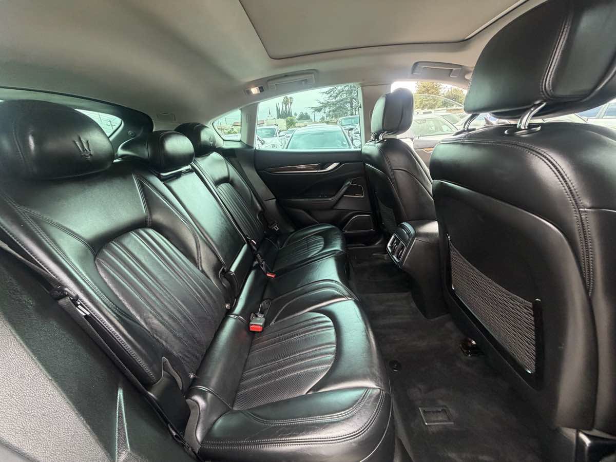 Used 2017 Maserati Levante w/ Luxury Package AWD/4WD image 21