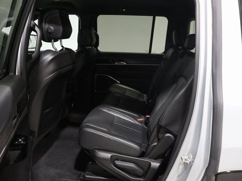 Used 2023 Jeep Wagoneer Series II image 15