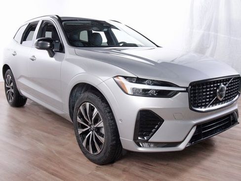 Certified 2025 Volvo XC60 B5 Plus image 3