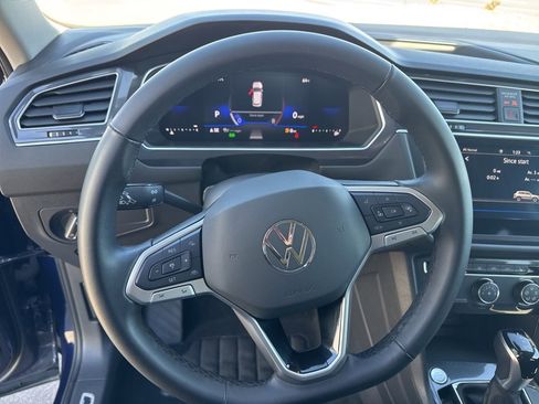 Used 2024 Volkswagen Tiguan SE image 12